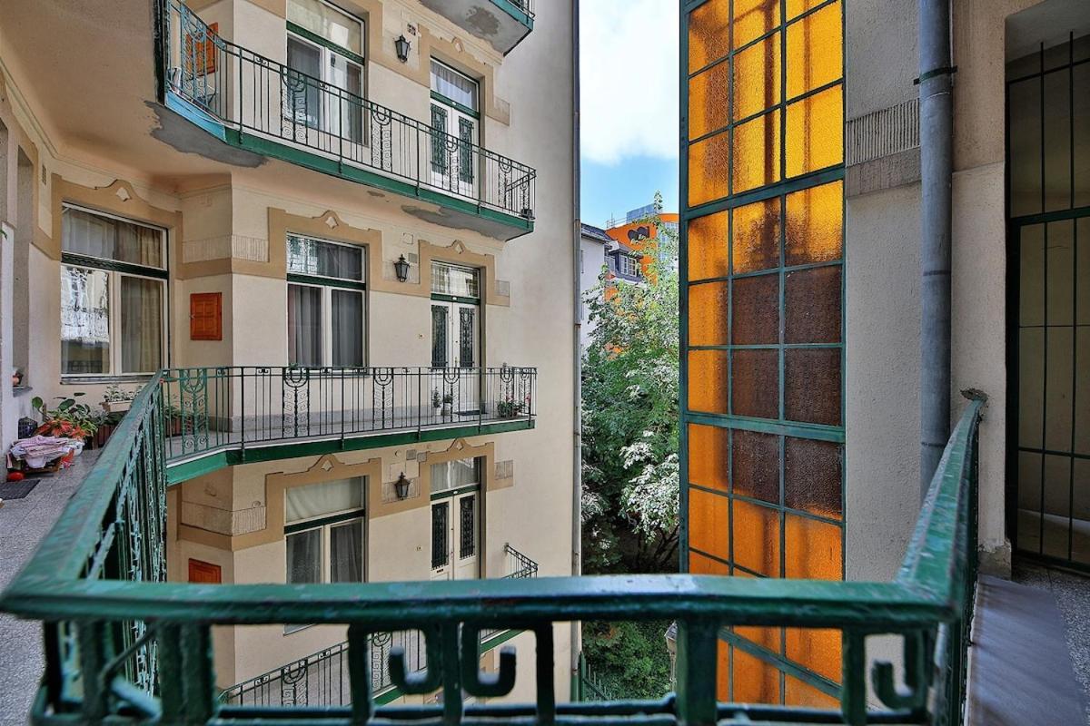Deco Quarter Apartment